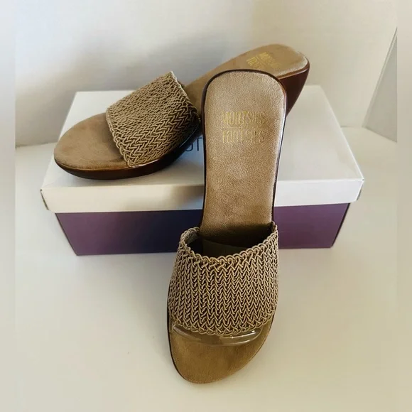 Mootsies Tootsies Shoes Euc Mootsies Tootsies Slip Ons Sandals